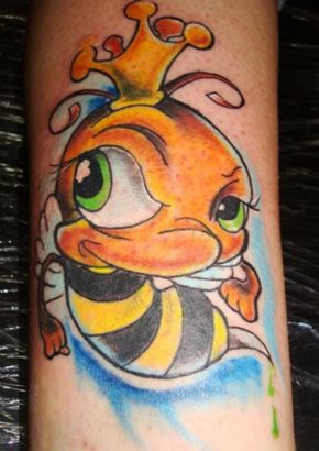 Bee Pic Tattoo Design