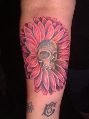 Daisy Skull Pic Tattoo