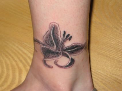 Black Lily Tattoo Design