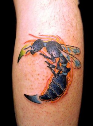 Bee Pic Tattoos Design