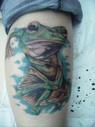 Frog Pic Tattoo On Leg