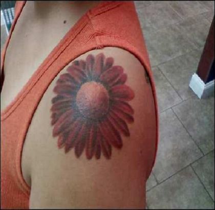 Daisy Pic Tattoos On Shoulder