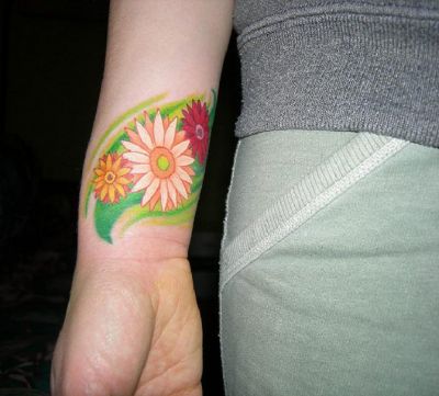 Flowers tattoos, Daisy tattoos, Tattoos of Flowers, Tattoos of Daisy, Flowers tats, Daisy tats, Flowers free tattoo designs, Daisy free tattoo designs, Flowers tattoos picture, Daisy tattoos picture, Flowers pictures tattoos, Daisy pictures tattoos, Flowers free tattoos, Daisy free tattoos, Flowers tattoo, Daisy tattoo, Flowers tattoos idea, Daisy tattoos idea, Flowers tattoo ideas, Daisy tattoo ideas, flower tattoo on wrist