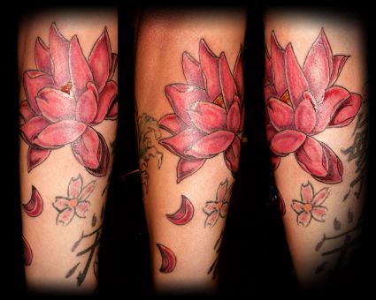 Lotus Tats Design On Legs