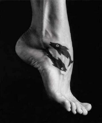 Pisces Zodiac Tattoo Picture On Feet