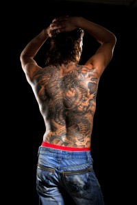  itattooz-chinese-dragon-tattoo-on-back-of-man